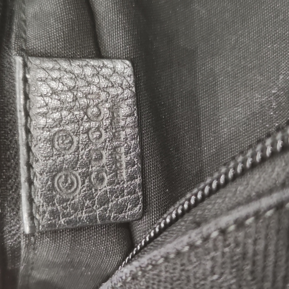 Gucci Black Messagner Crossbody Bag - Picture 7 of 10
